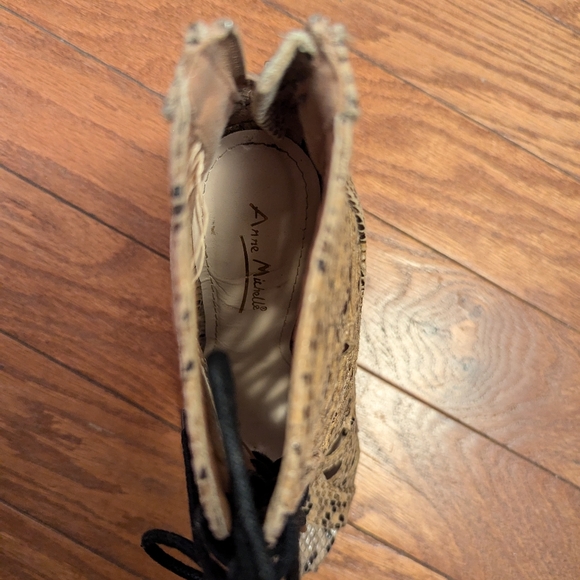 Anne Michelle Lace Up Stiletto Heel Peep Toe Ankle Booties w/ Zipper Size 7 - Picture 4 of 5